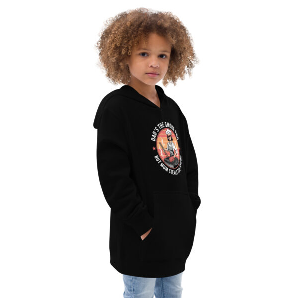 Dad’s the Smoke Pro, But Mum Steals the Show! (Kids Fleece Hoodie) - Image 2